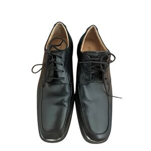 FLORSHEIM "WELTER MOC OX"
PREMIUM  MEN'S OXFORD
LEATHER DRESS SHOES 
SIZE 9.5